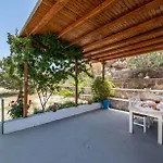 Ralaki Cottage